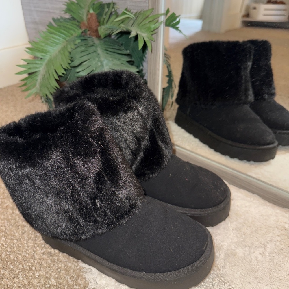 Black Fuzzy Boots